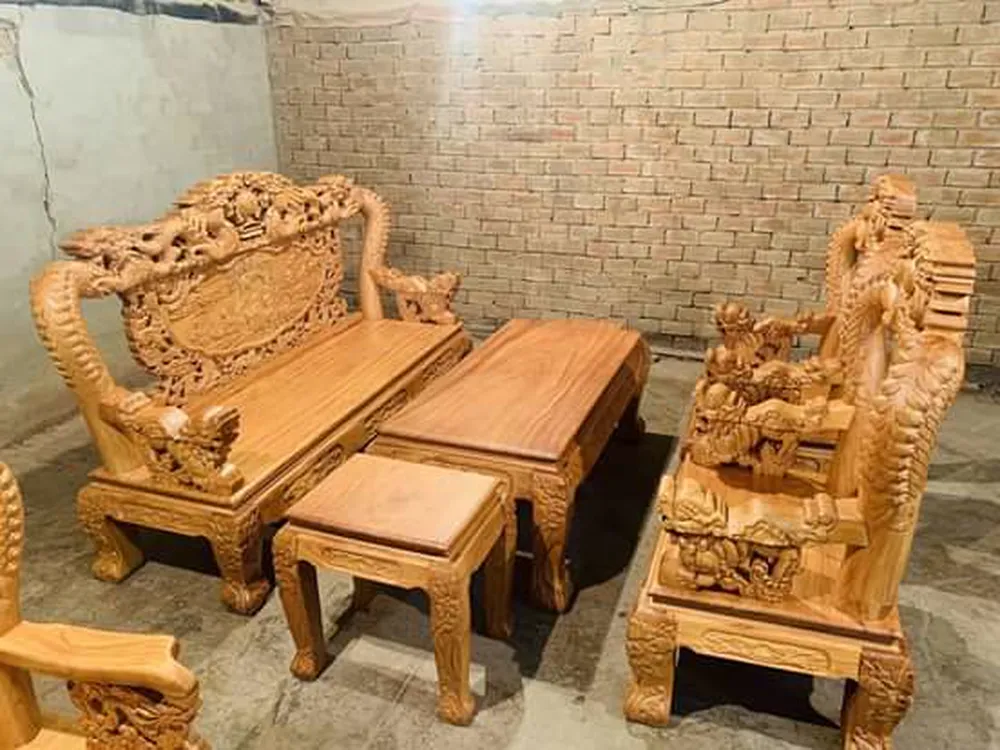 Trường kỷ chạm